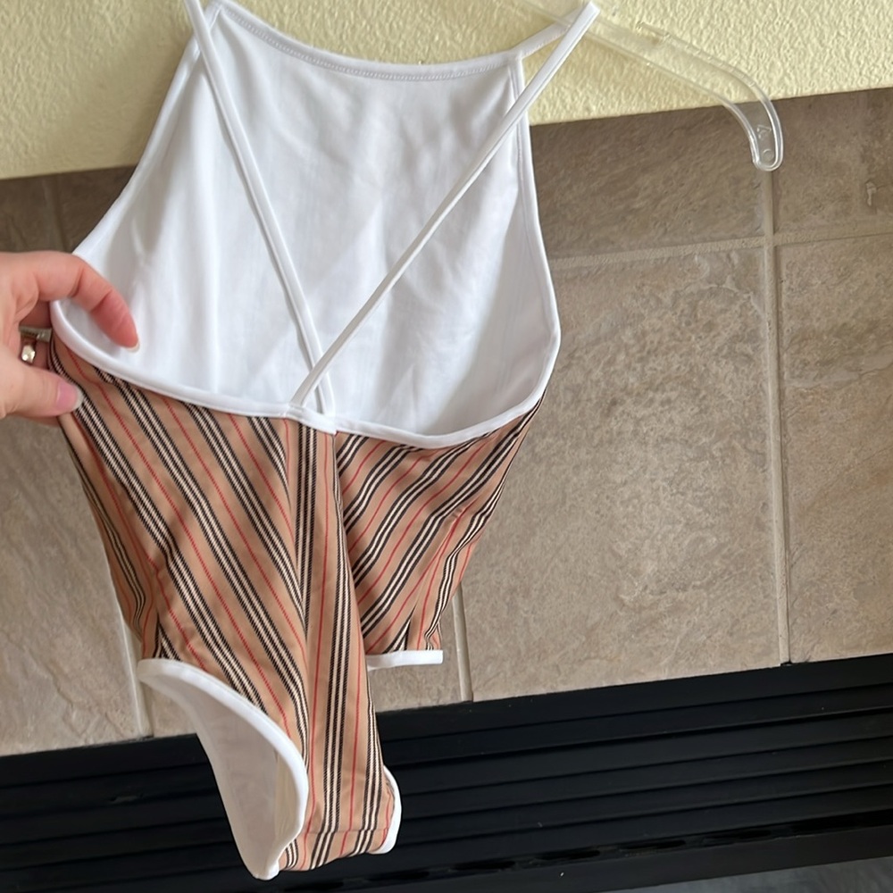 Burberry girls swimsuit - Picture 6 of 7